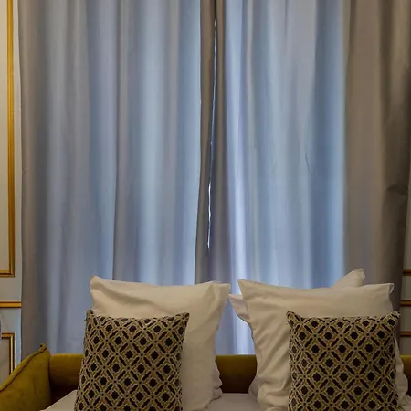 Luxury 2 Bedroom 2 Bathroom - Louvre