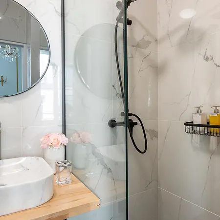 Luxury 2 Bedroom 2 Bathroom - Louvre *